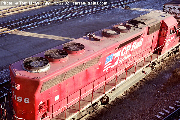 CP Rail SD40M-2 5496 top view