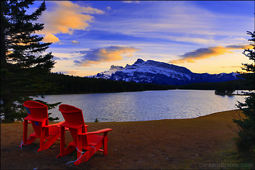 Watching the sunset at the Two Jack lake near Banff.